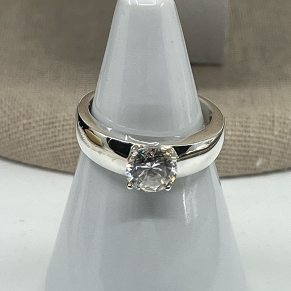 💎 Vintage 925 Sterling Silver Solitaire CZ Ring Size 7 - Picture 3 of 17